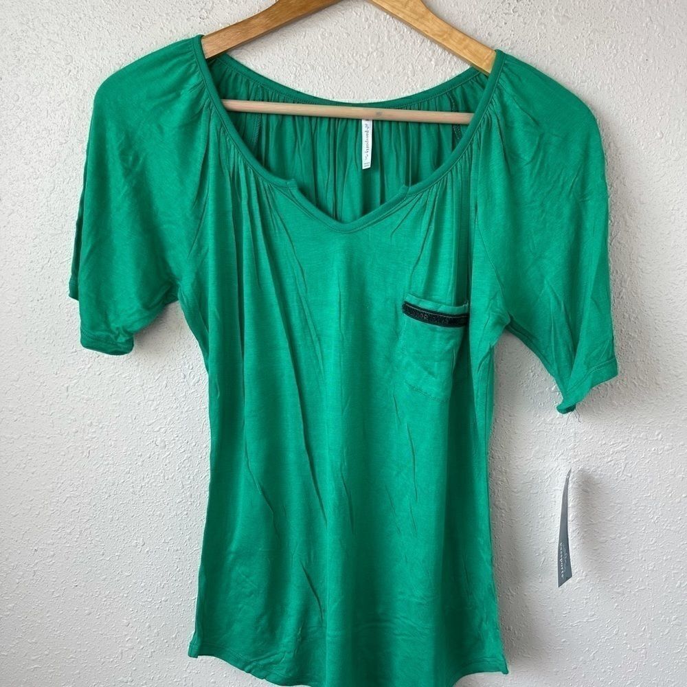 NWT Passport Women’s Top Size Medium